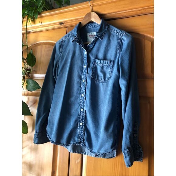 Mossimo Supply CO Denim Botton Down SZ S Made Of Lyocell - Picture 3 of 10